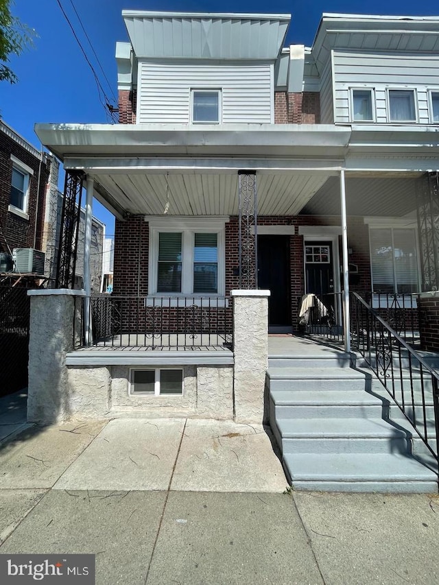 view of front of house with a porch