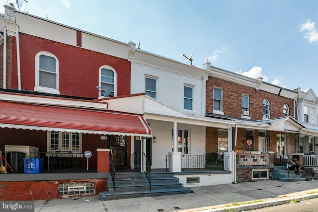 view of townhome / multi-family property