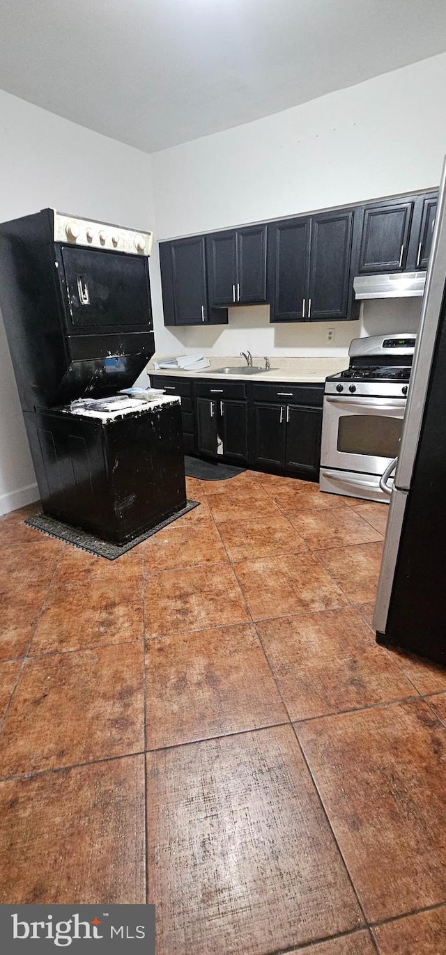 kitchen featuring appliances with stainless steel finishes and sink