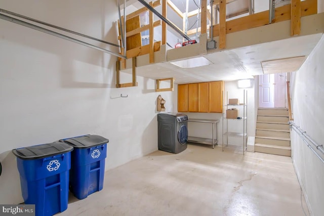 garage with washer / dryer