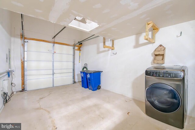 garage featuring washer / clothes dryer