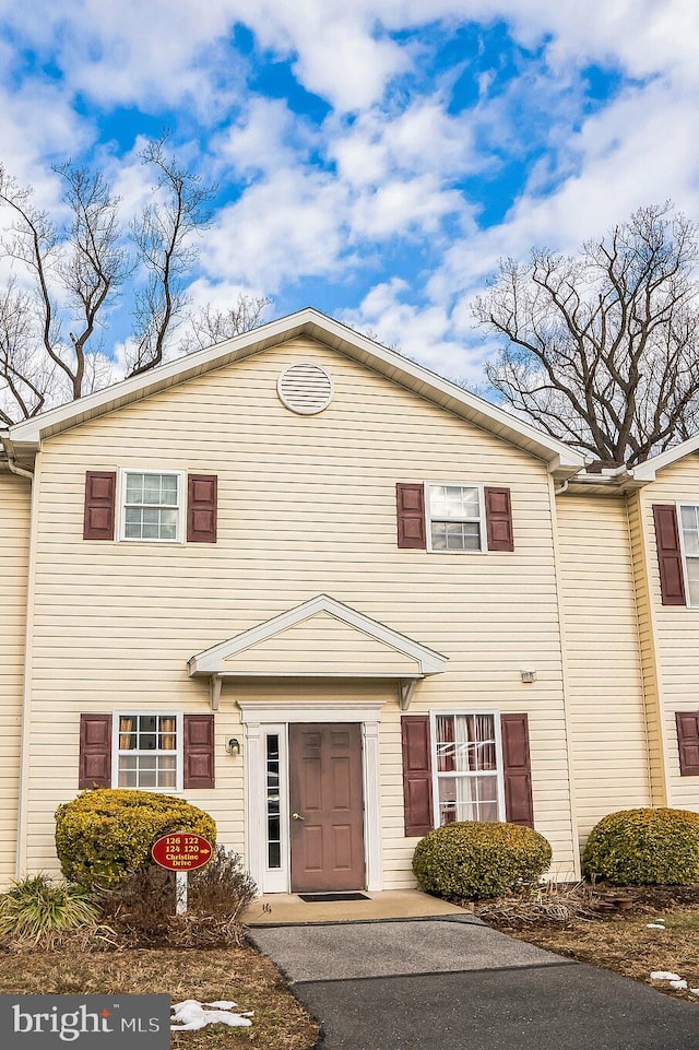 view of front of home