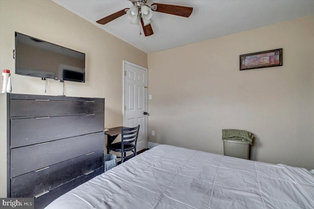 bedroom with ceiling fan