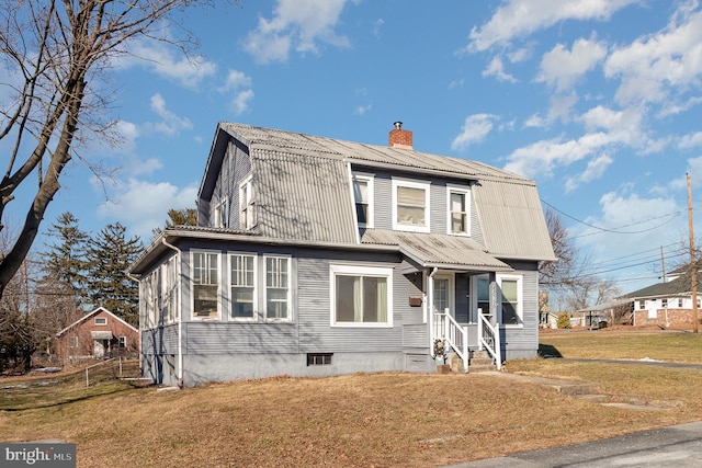 view of front of house with a front yard