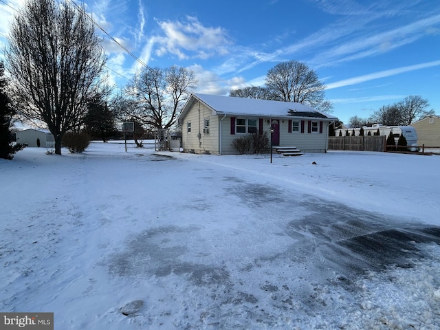 view of front of property