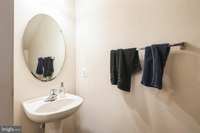 bathroom with sink