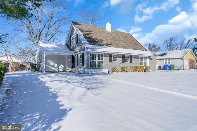 view of front facade featuring a garage