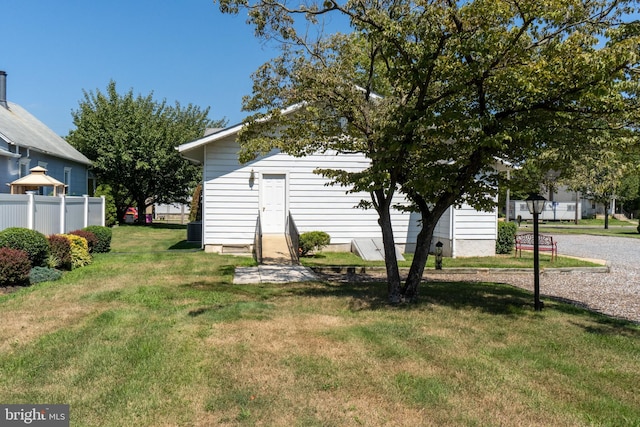 view of yard featuring cooling unit