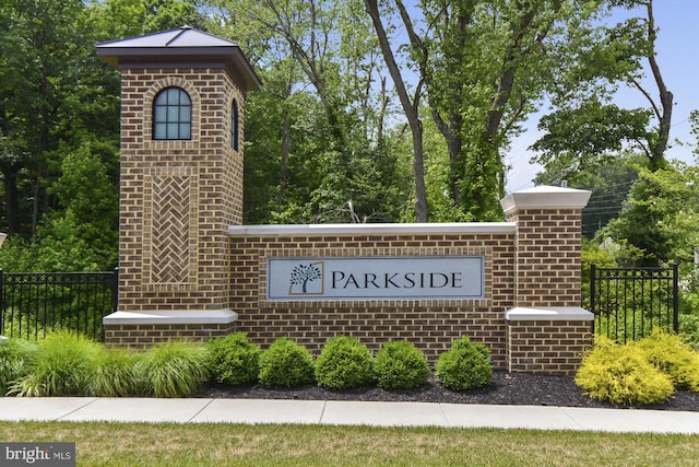 view of community / neighborhood sign