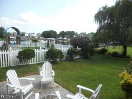 view of yard with a patio area