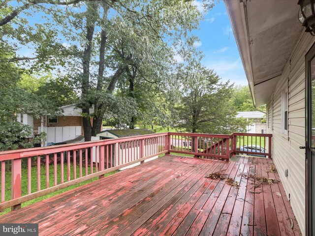7107 Dower House Rd, Upper Marlboro, MD 20772 - view of wooden deck