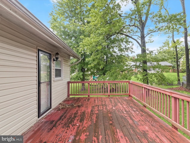 7107 Dower House Rd, Upper Marlboro, MD 20772 - view of wooden deck