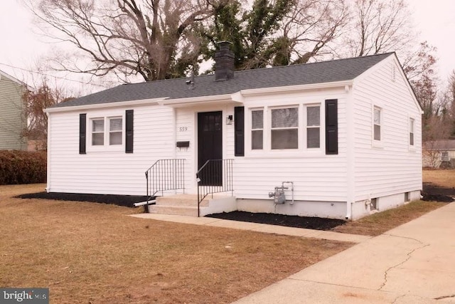 view of front of house featuring a front yard