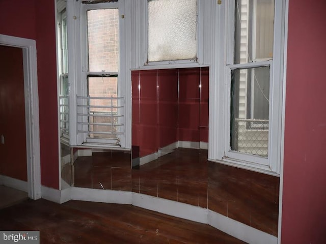 room details featuring hardwood / wood-style floors