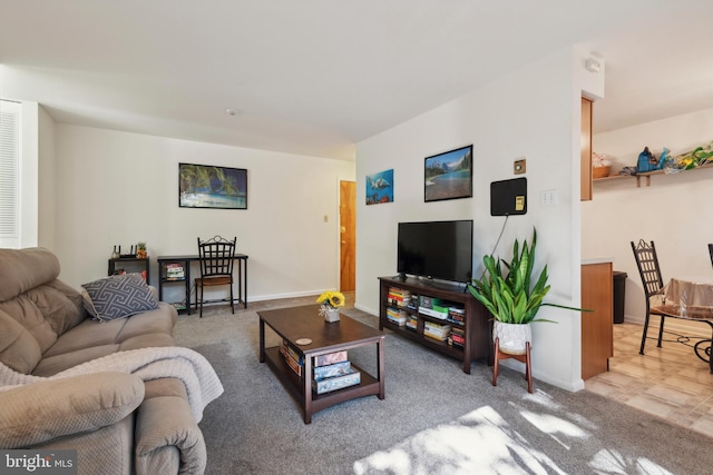 living room with carpet