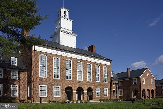 view of building exterior