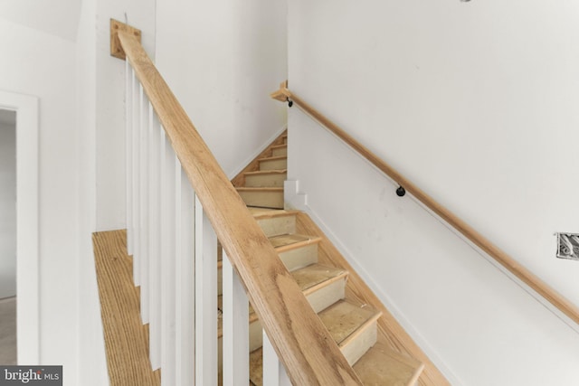 10634 Pocket Pl, Fairfax, VA 22030 - stairway with a high ceiling