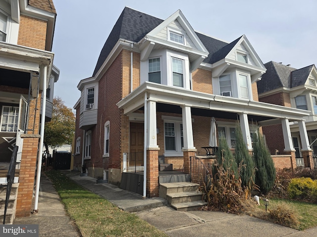 view of front of home featuring a porch