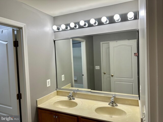 bathroom with vanity