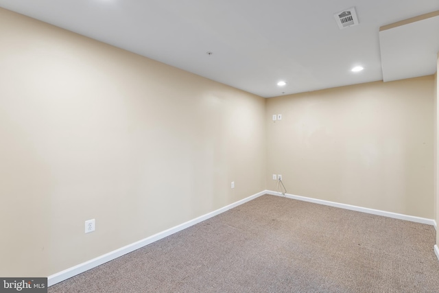 view of carpeted spare room