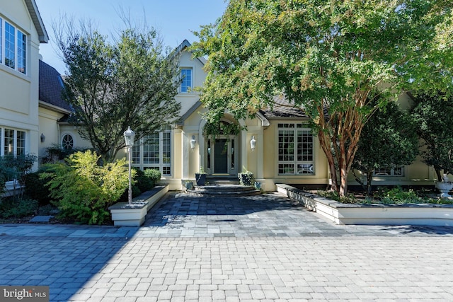 view of front of property with stucco siding