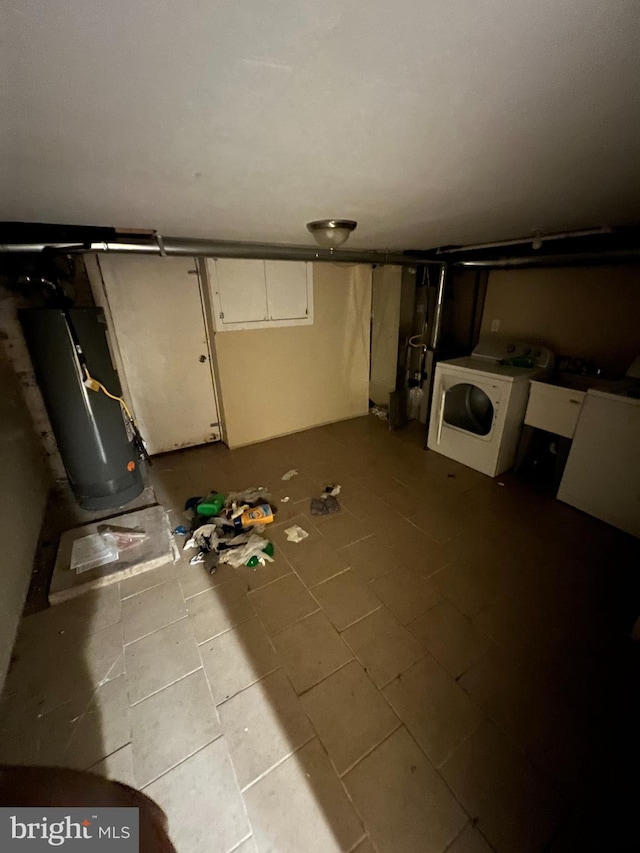 basement with washer / dryer