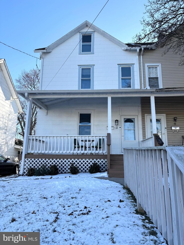 view of front of home featuring a porch