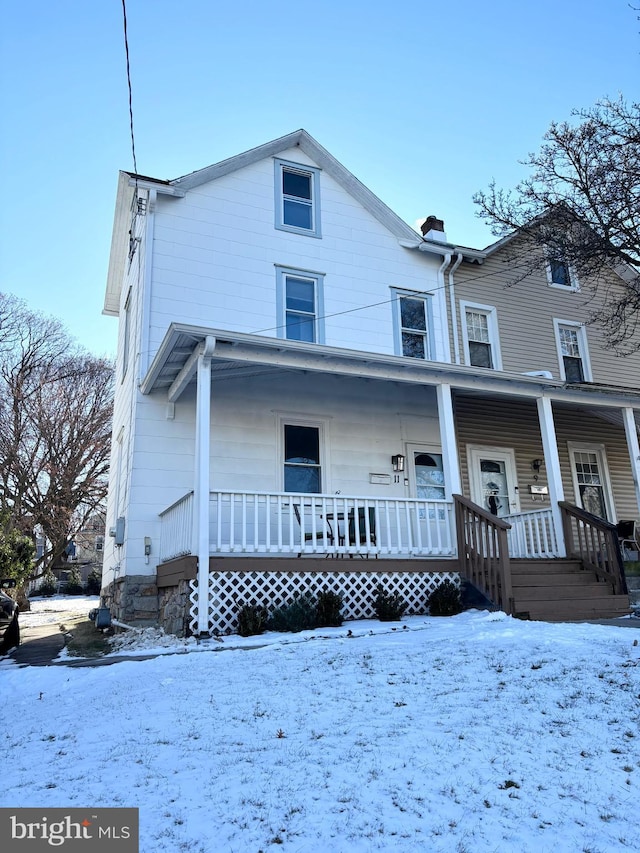 view of front of home featuring a porch