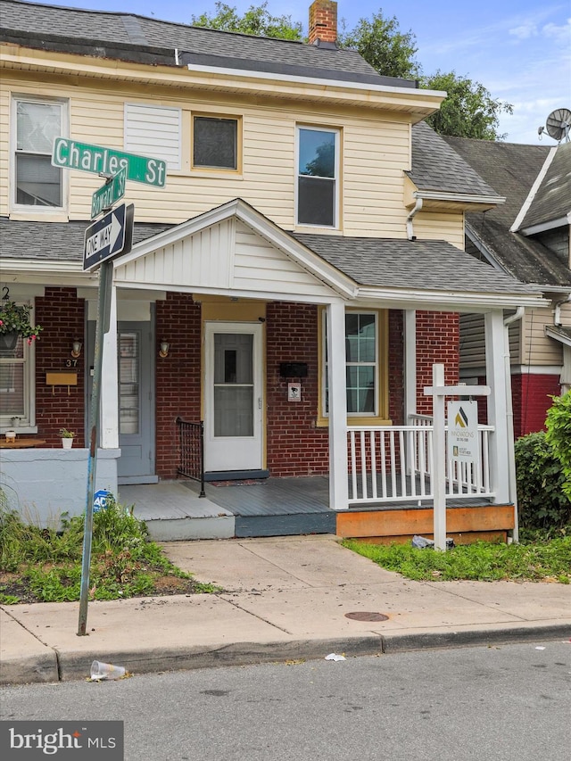 view of front of property