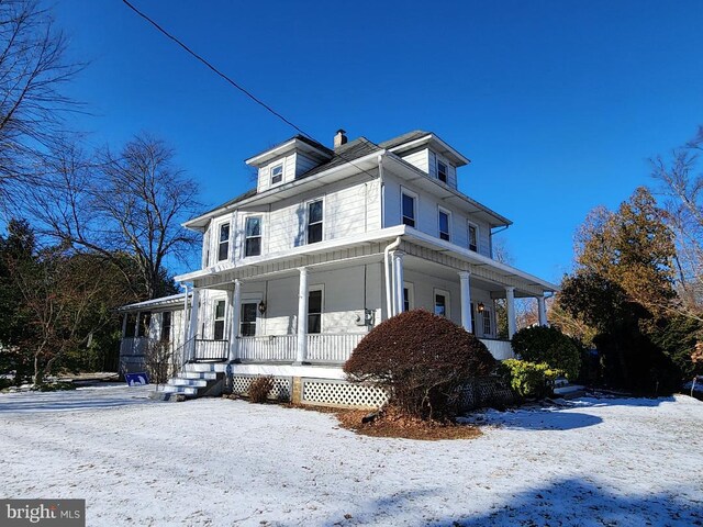 view of front of house featuring covered porch