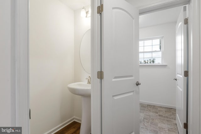 bathroom featuring sink