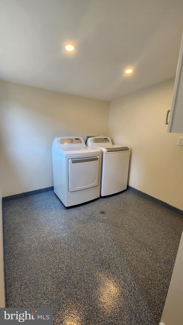 laundry room featuring independent washer and dryer