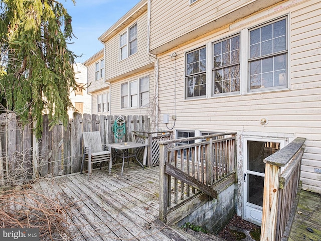 deck with fence