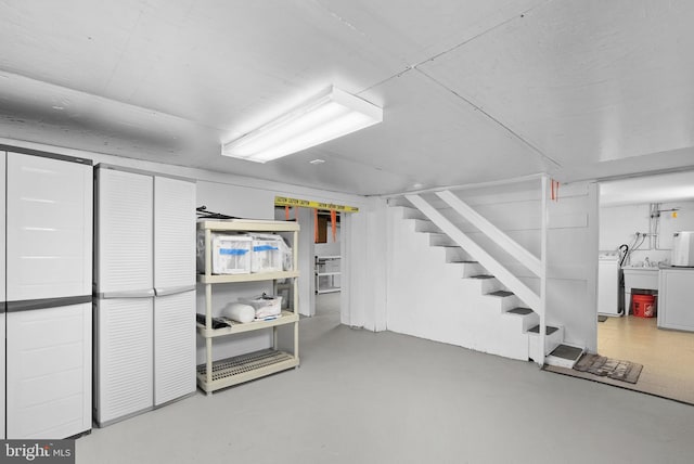 basement featuring washer / dryer