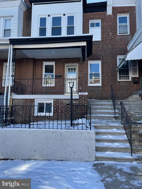 view of front of home with covered porch