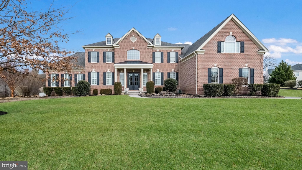 view of front of property with a front yard