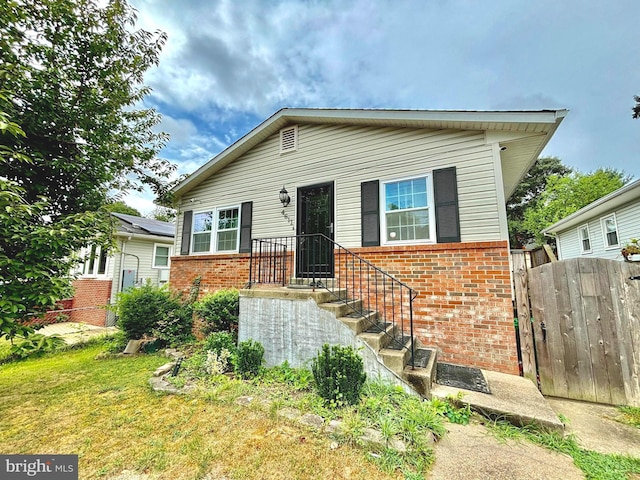 view of front of house with a front yard