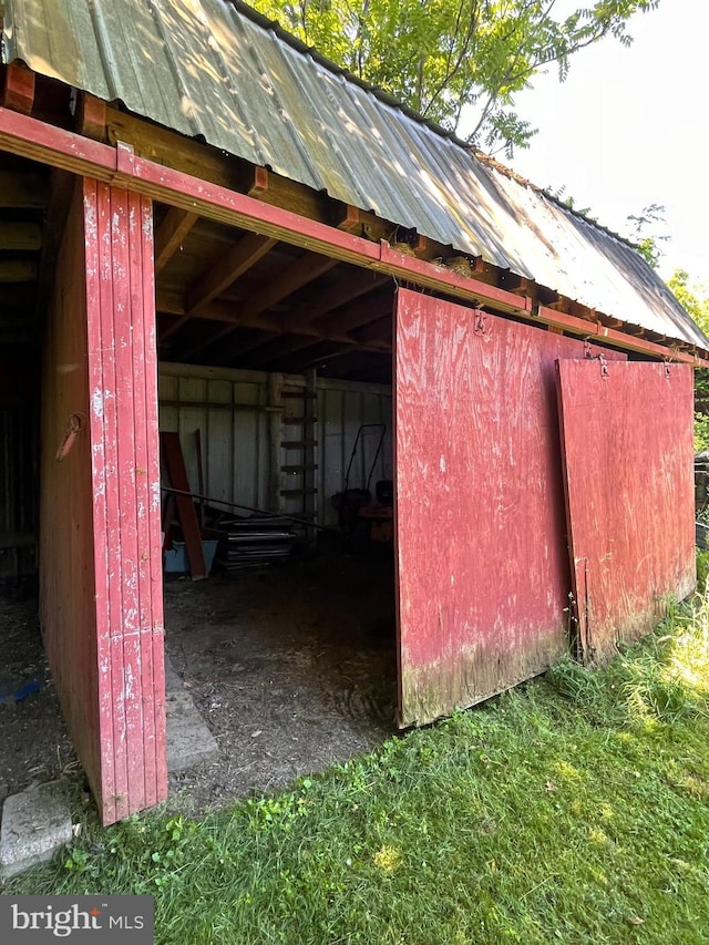 view of outbuilding