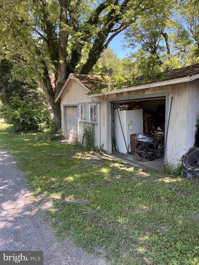 exterior space featuring a yard