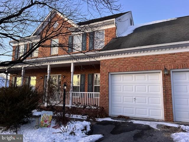 view of front of house with covered porch