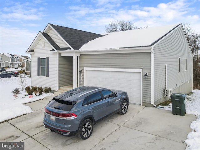 view of front facade featuring a garage