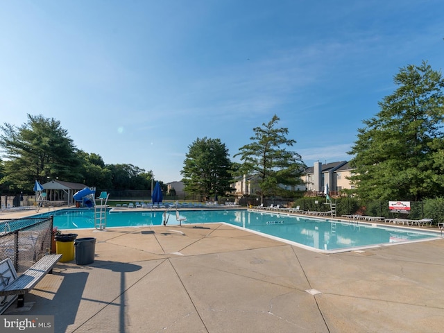 view of swimming pool