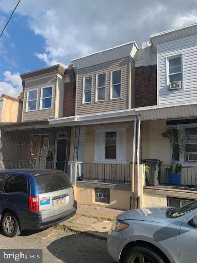 view of townhome / multi-family property