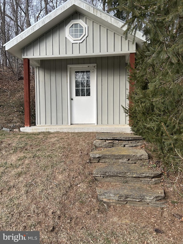 view of outbuilding