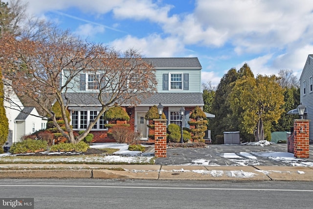 view of front facade