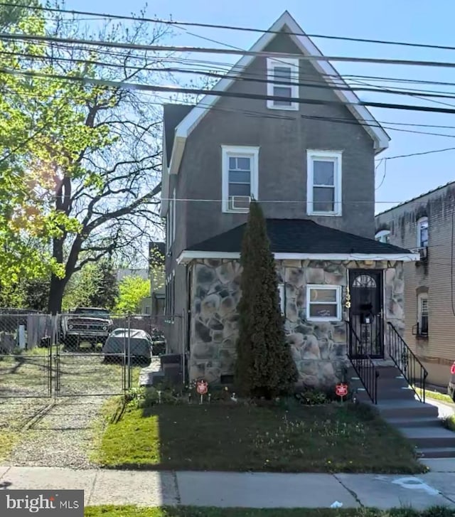 view of front of house