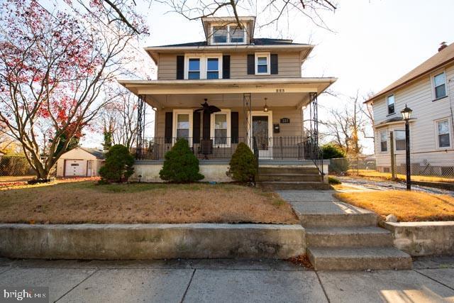 view of front facade featuring covered porch