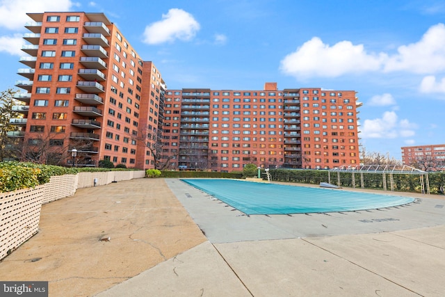 view of swimming pool