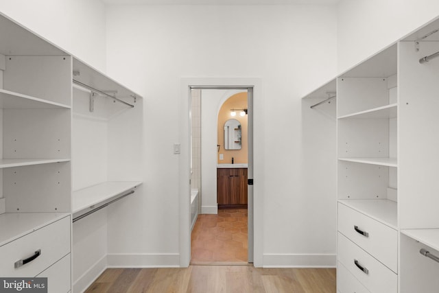 view of spacious closet