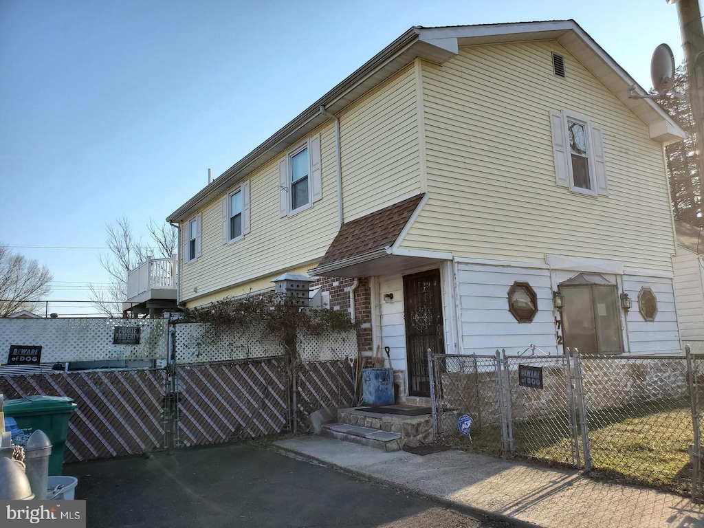 view of front of home